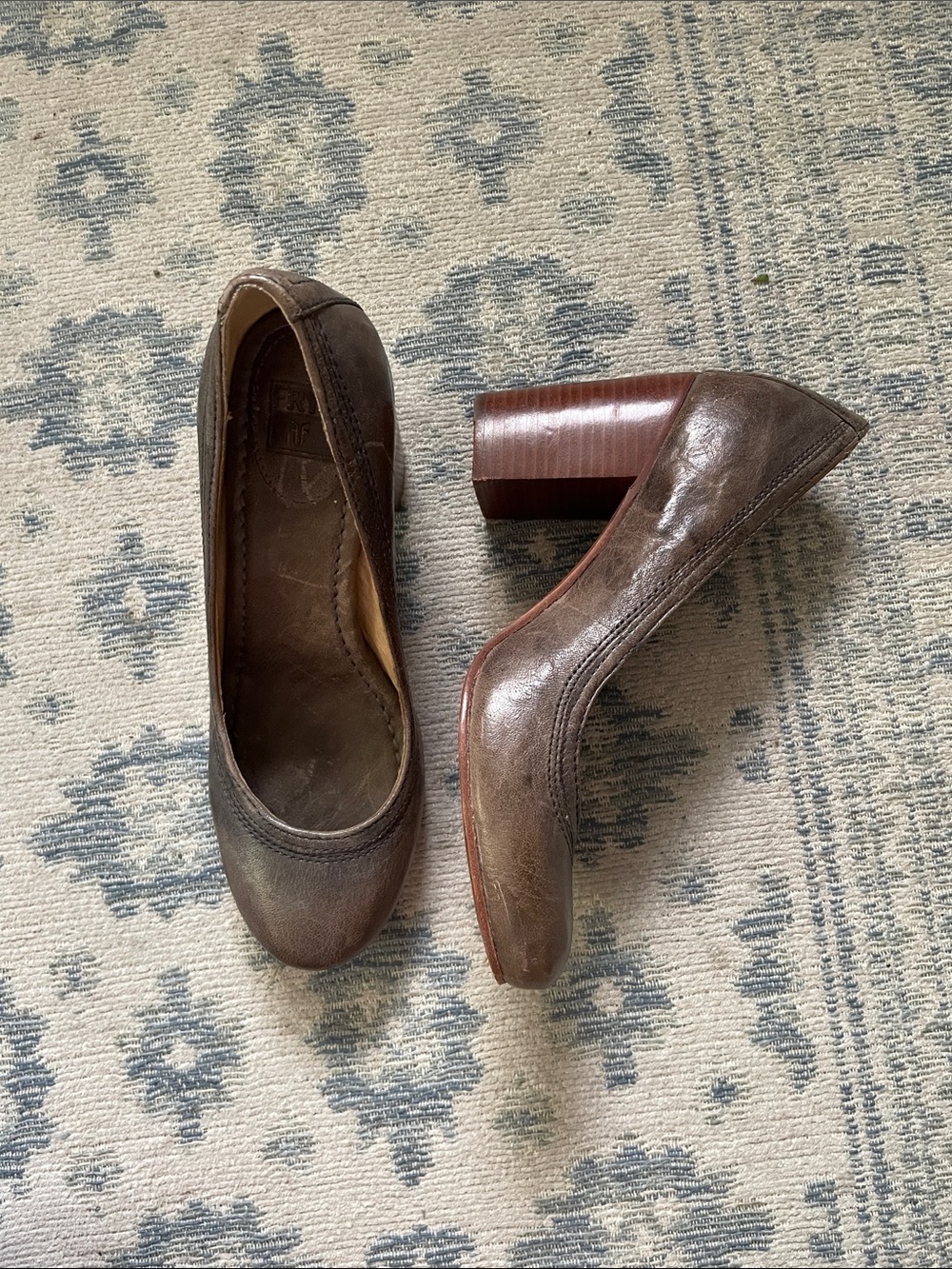 Frye Carson Heels, sz 8